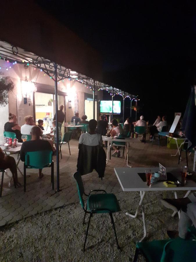 Camping Les Lavandes, กาสเตลลาน ภายนอก รูปภาพ